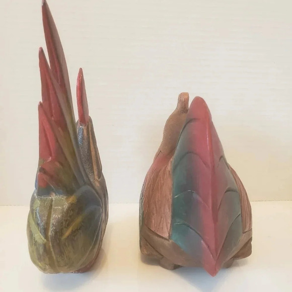 Vintage Folk Art Handcarved set  of 2 Sitting Roosters/Chicken . - Picture 2 of 8